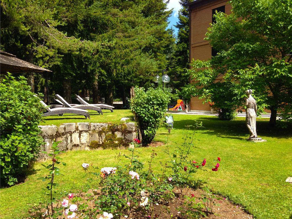 Lh Albergo Il Picchio Pescasseroli Exterior foto