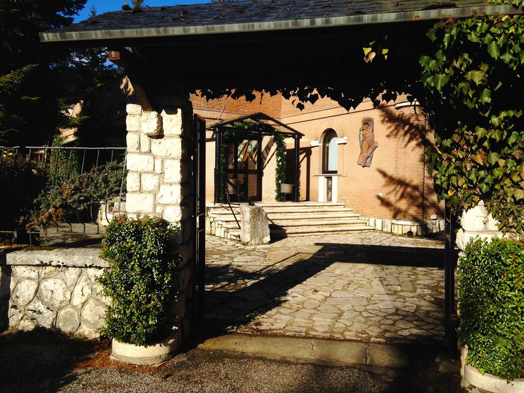 Lh Albergo Il Picchio Pescasseroli Exterior foto