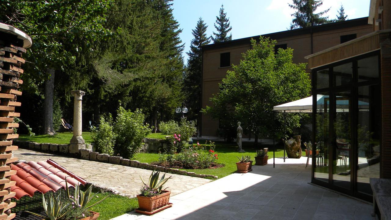 Lh Albergo Il Picchio Pescasseroli Exterior foto