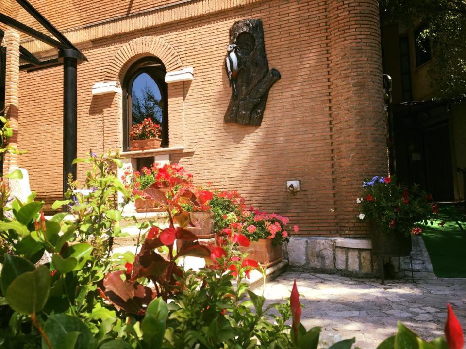 Lh Albergo Il Picchio Pescasseroli Exterior foto